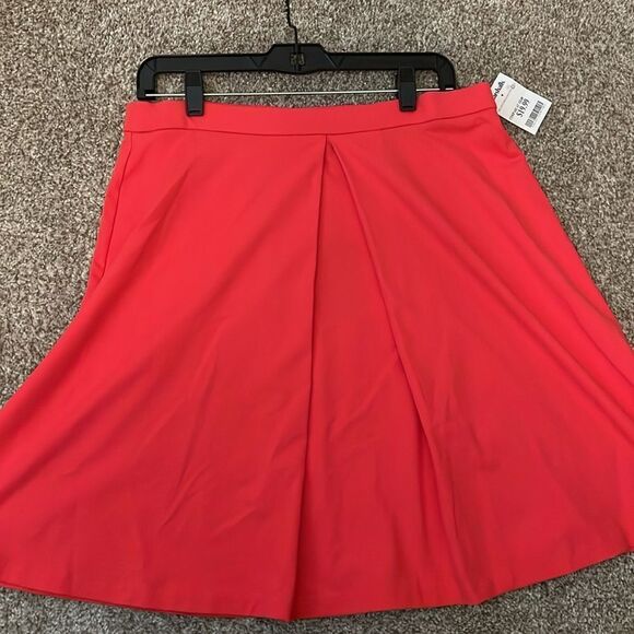Elegant Red Women's Skirt - Picture 3 of 4